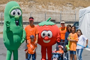 VeggieTales' Tom & Larry photo op